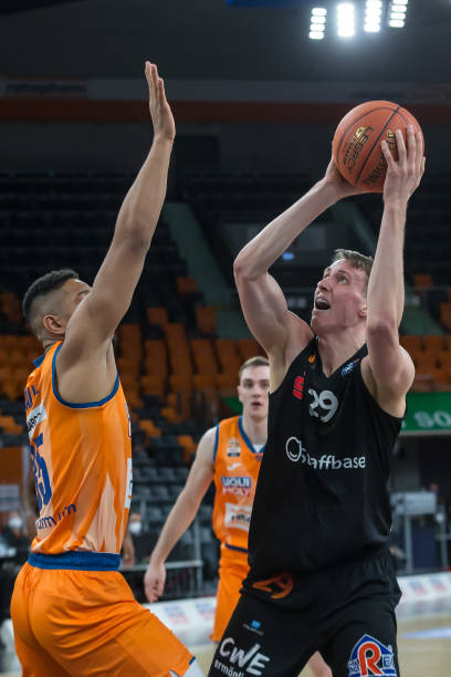 多家豪门竞 多家豪门竞