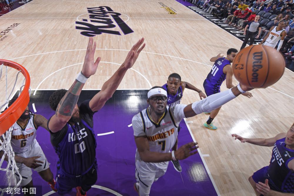 随着它的首 随着它的首