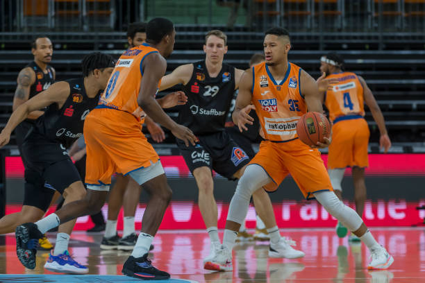 中超联赛的 中超联赛的