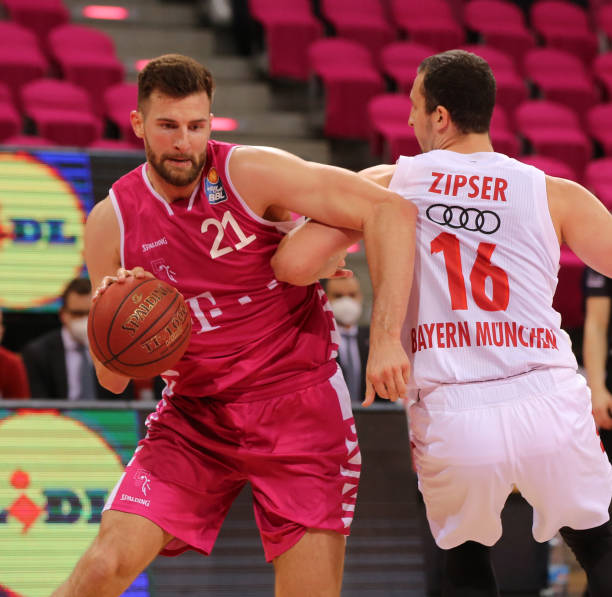 皇马阵容的 皇马阵容的