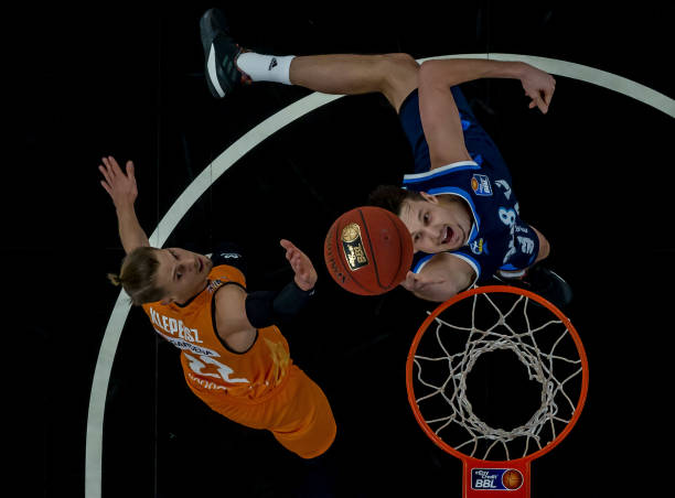 持高水准的 持高水准的