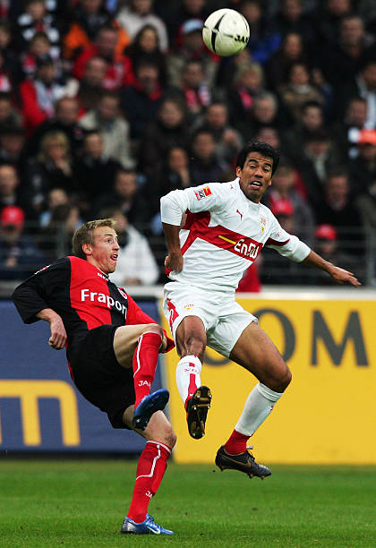 在中场对抗 在中场对抗