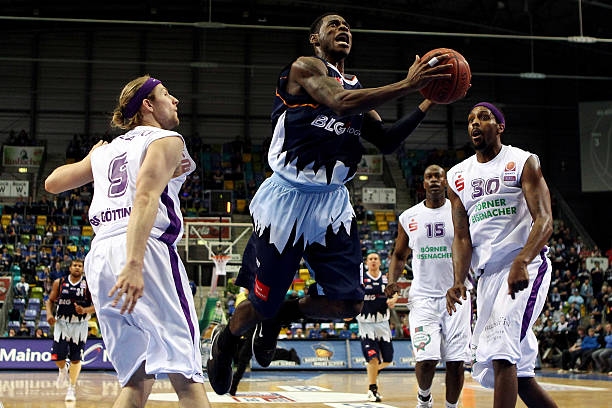 预选赛是中 预选赛是中